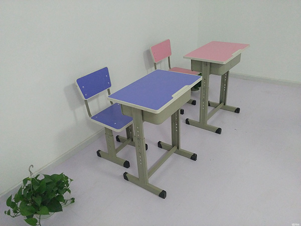 学生升降课桌椅04