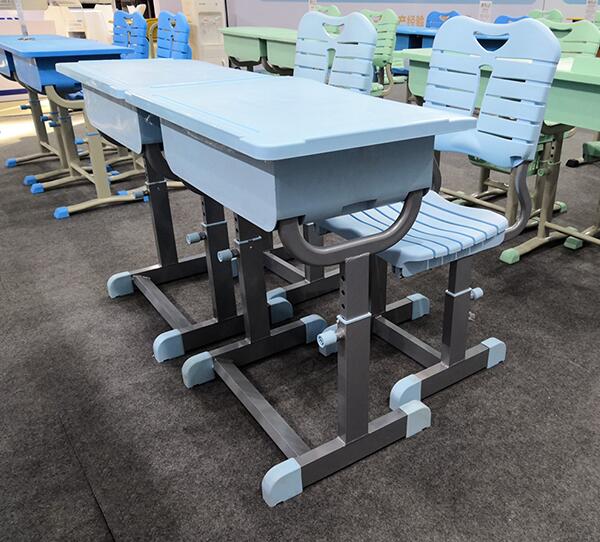 钢塑课桌椅04