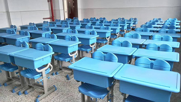 学生课桌椅