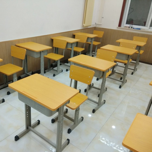 学生课桌椅01