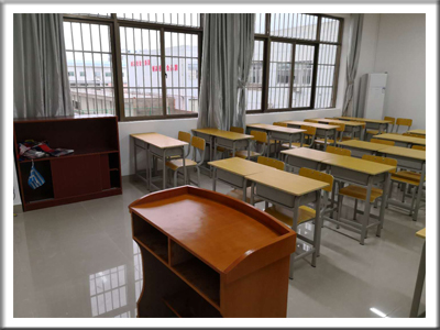南宁市高新二路小学课桌椅等家小学设备配套工程案例