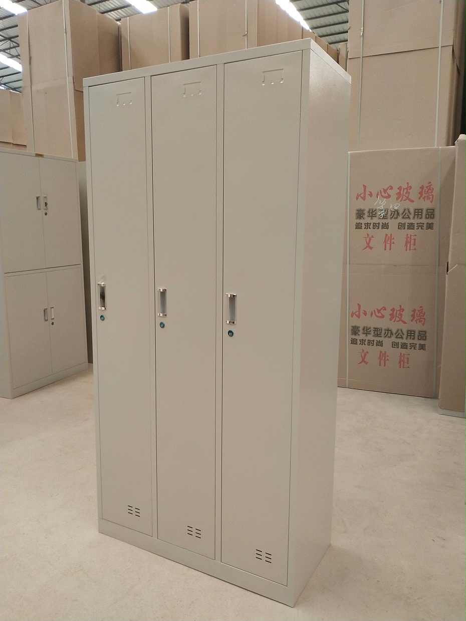 三门更衣柜左视图
